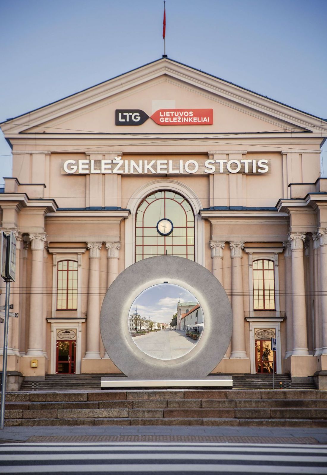 Portals Built in Lithuania and Poland Allow People to See Each Other in Real Time 7 portal vilnius lublin lithuania poland 5