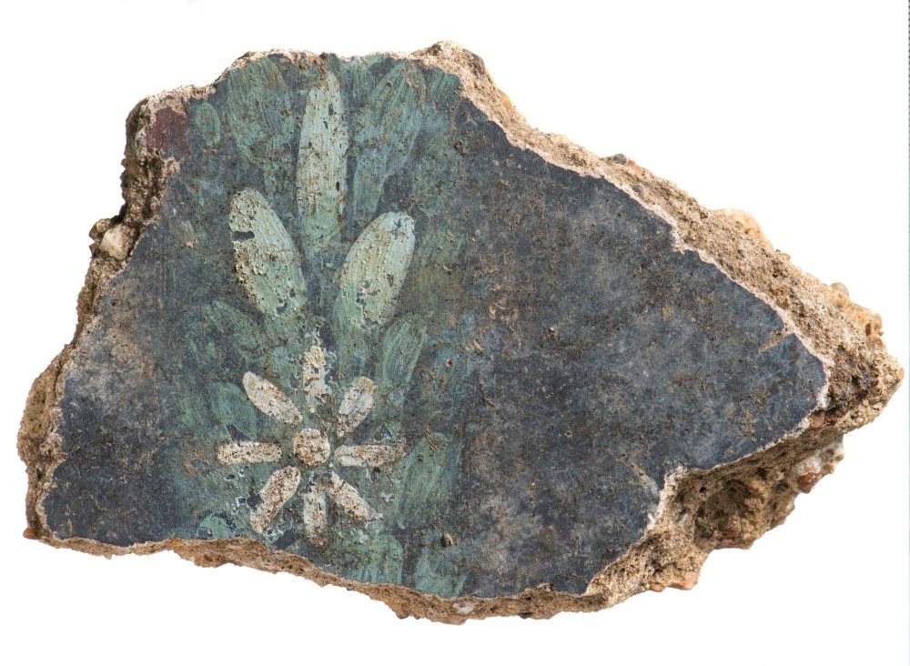 Newly Discovered Mosaic in the Center of London is Largest Found in Last 50 Years 4 london mosaic 4