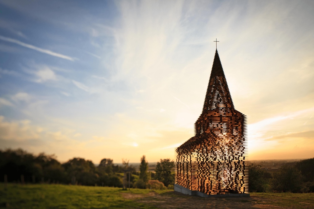 This See-Through Chapel in Belgium Doubles As An Optical Illusion 1 see through chapel belgium borgloon 1 1