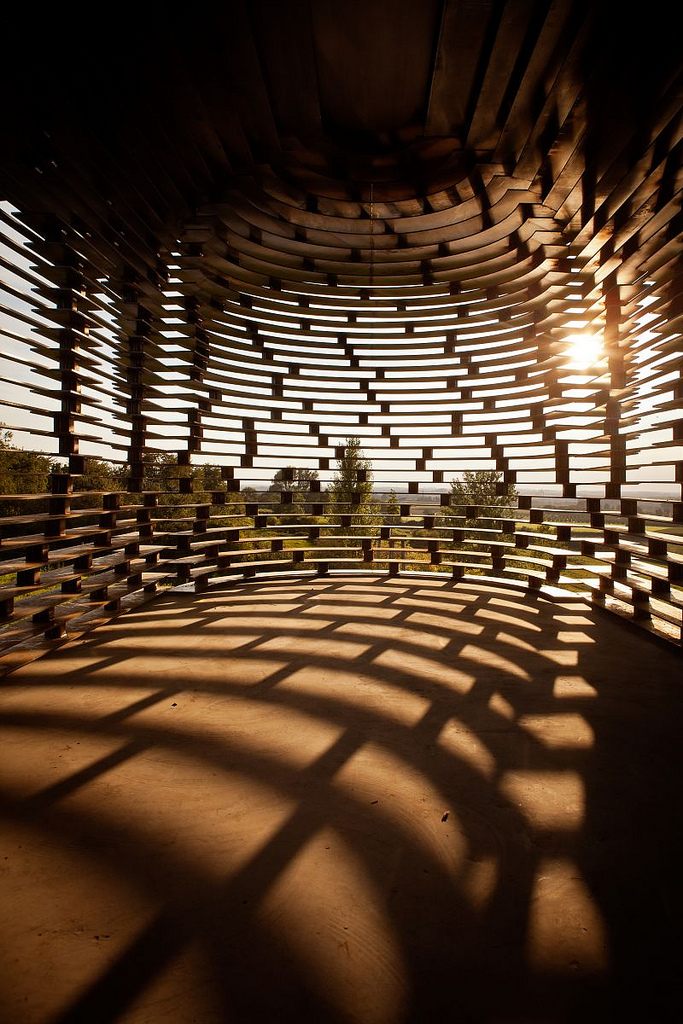 This See-Through Chapel in Belgium Doubles As An Optical Illusion 2 see through chapel belgium borgloon 2