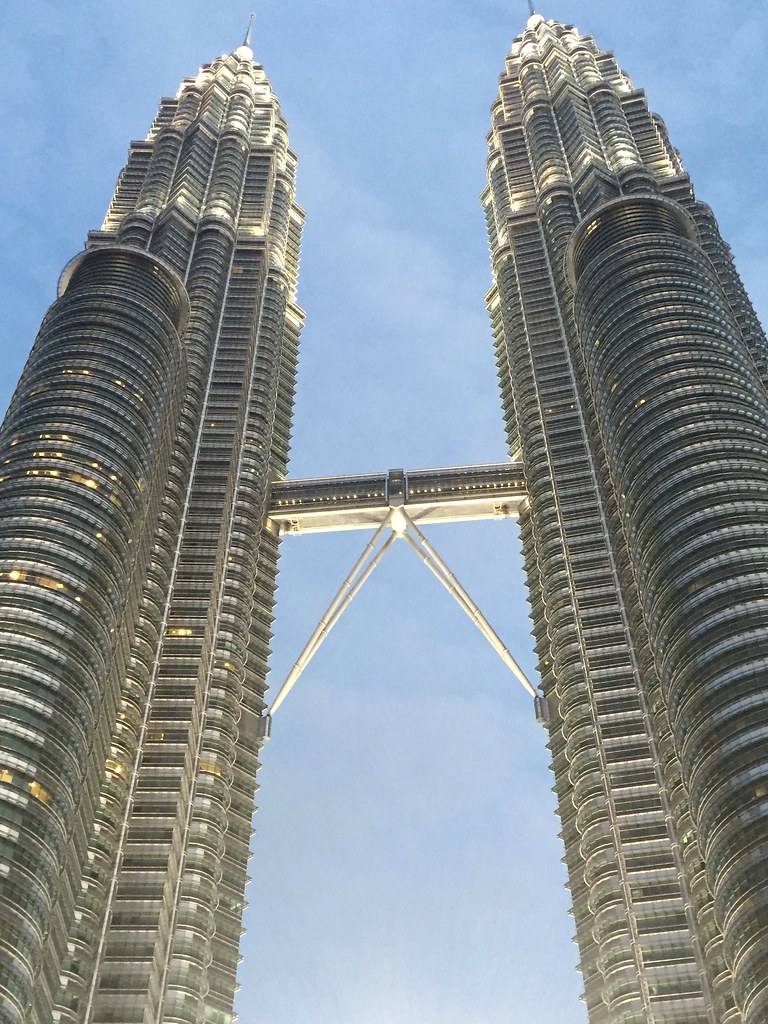 leaning tower illusion 7