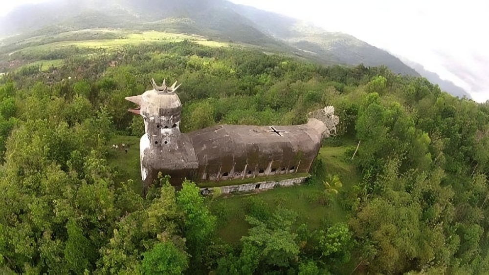 Man Builds Mysterious Chicken Church in the Middle of Indonesian Jungle 1 man builds myterious chicken church in middle of indonesian jungle uj