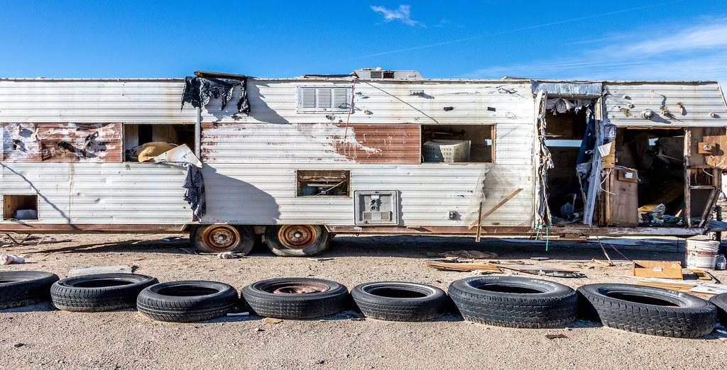 “The Last Free Place on Earth”: The Unincorporated, Off-Grid Alternative Lifestyle Community of Slab City 9 slab city squatter community california 10
