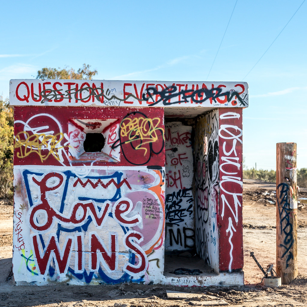 “The Last Free Place on Earth”: The Unincorporated, Off-Grid Alternative Lifestyle Community of Slab City 15 slab city squatter community california 19
