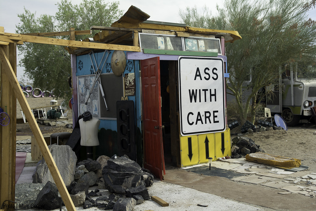 “The Last Free Place on Earth”: The Unincorporated, Off-Grid Alternative Lifestyle Community of Slab City 18 slab city squatter community california 22