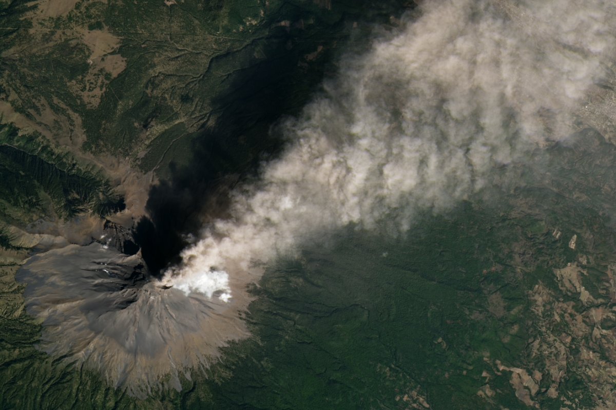 popocatepetl volcano eruption nasa earth observatory s