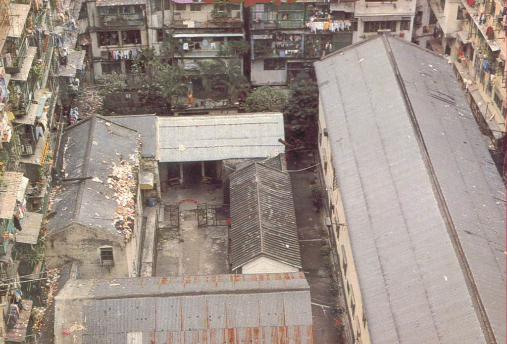 kowloon walled city anarchy hong kong 6