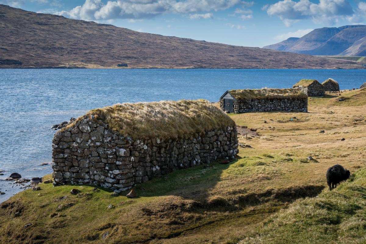 faroe islands turf houses hobbit homes 10