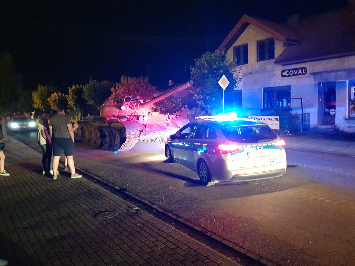 drunk polish guys tank 2