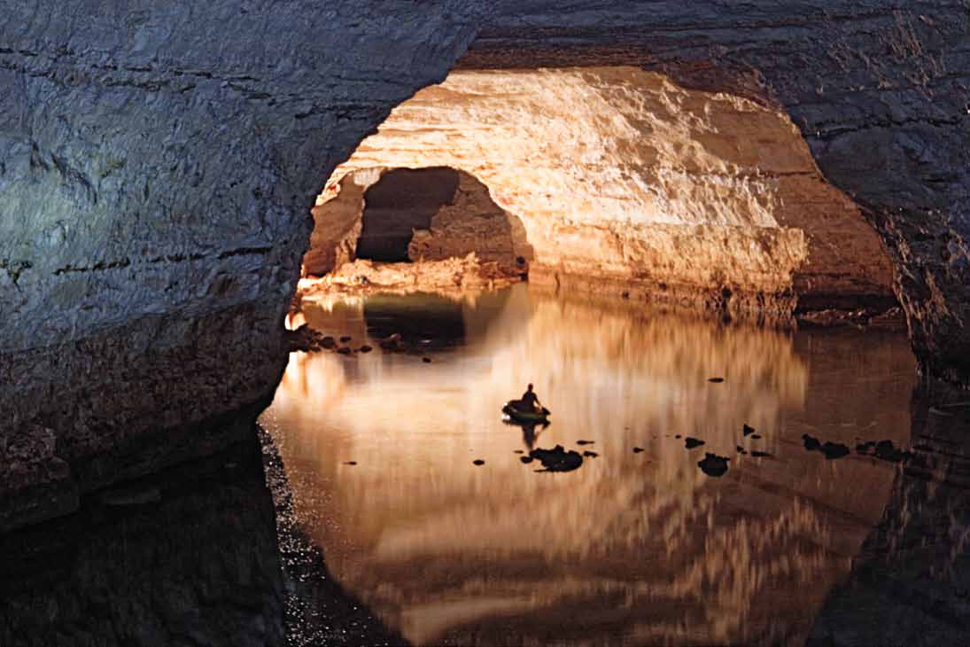 22,000 Years Ago, Aboriginal Miners Descended 70 Metres Into Koonalda Cave to Gather Flint in Complete Natural Darkness 7 koonalda cave australia lake 2